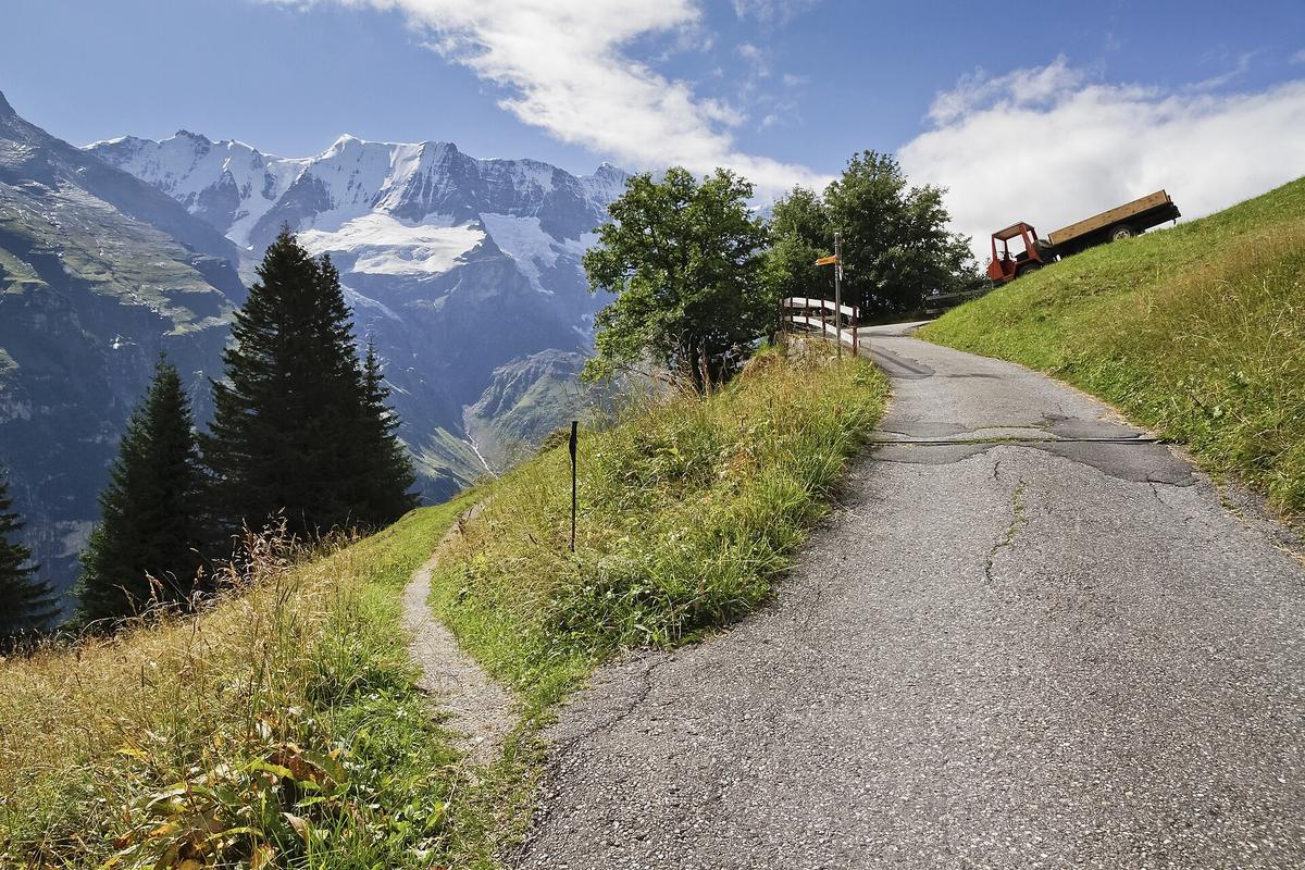 hiking trail Bernese Oberland panorama