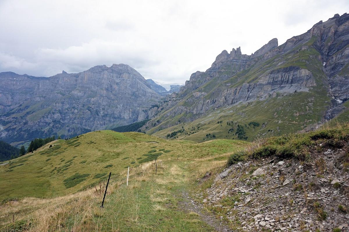 Gemmi pass trail cliffs