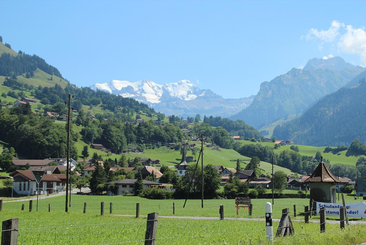 Wanderer Oeschinensee Weg